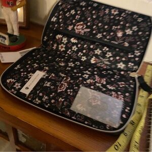 NWT Vera Bradley On The Go Wristlet. Black quilted. RFID protected. Card holders